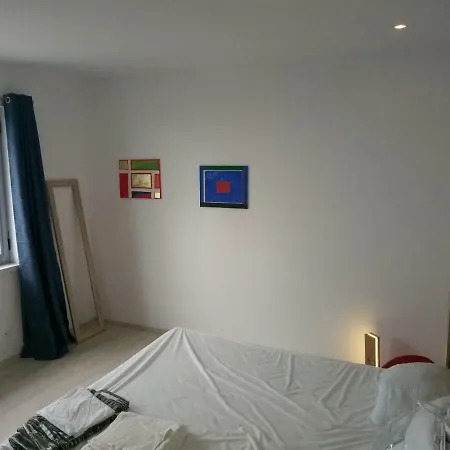 Sara Sea View